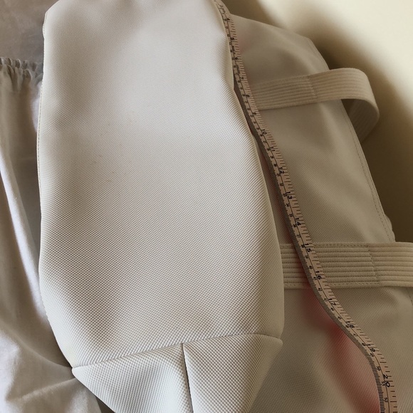 Oversized Lacoste Bag - Picture 8 of 9